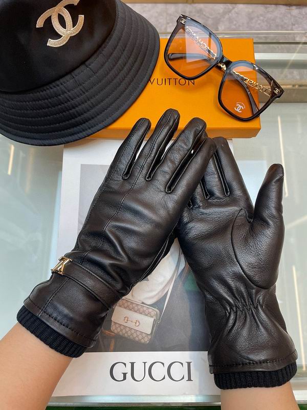 LV gloves hm28